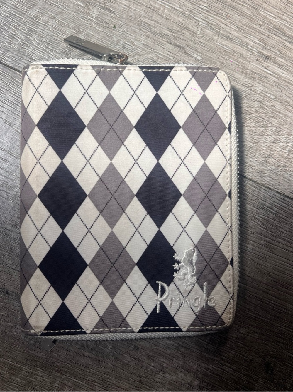 Pringle of Scotland Argyle diamond pattern in a monochrome palette wallet